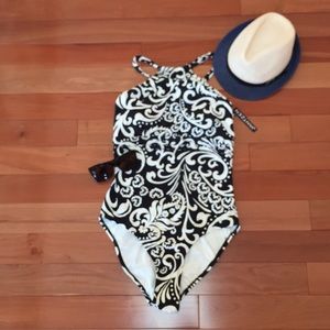 Jantzen One Piece bathing suit Size 12 NWT